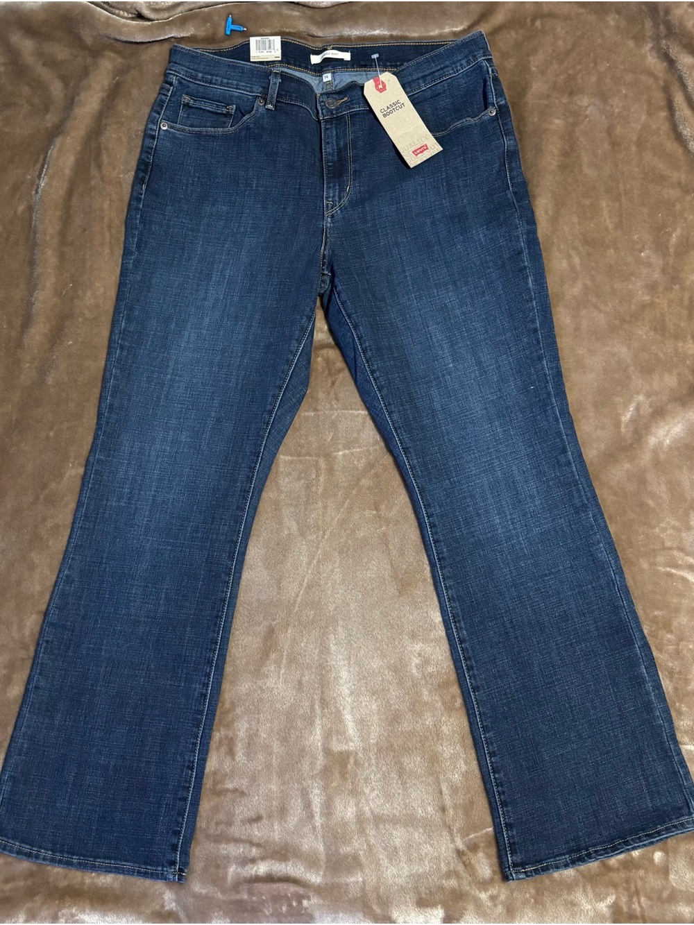 Women’s Levi’s Classic Bootcut Denim, Size 14 Short, W32, L30, NWT